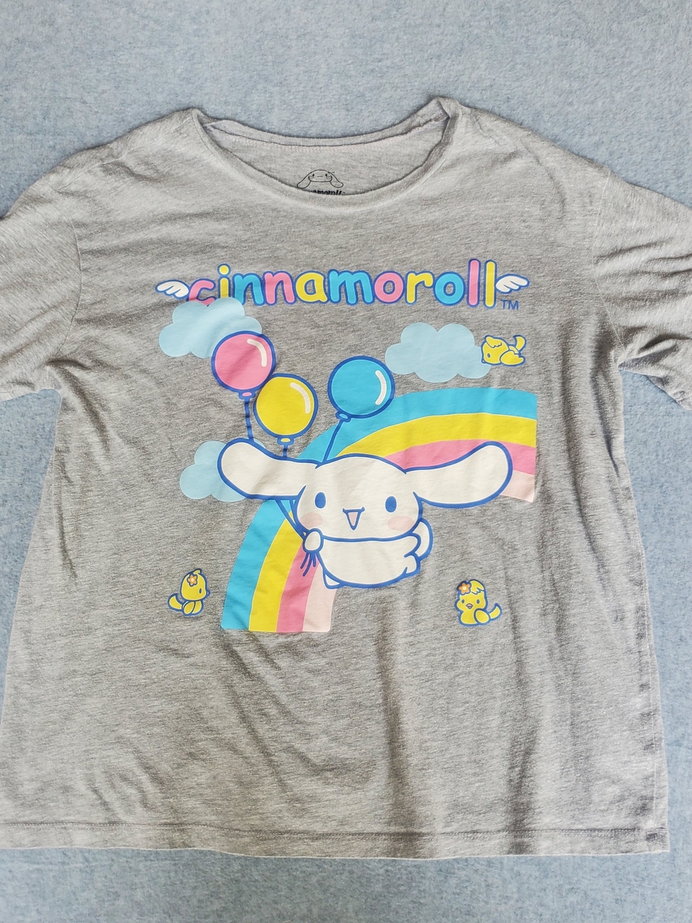 Sanrio Cinnamoroll Gray Tee with Pastel Rainbow and Balloons